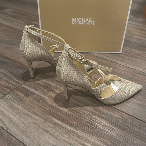 Michael Kors Gold Heels Size 10 Glitter Pumps Brand MK Shoes New In Box - Picture 3 of 10
